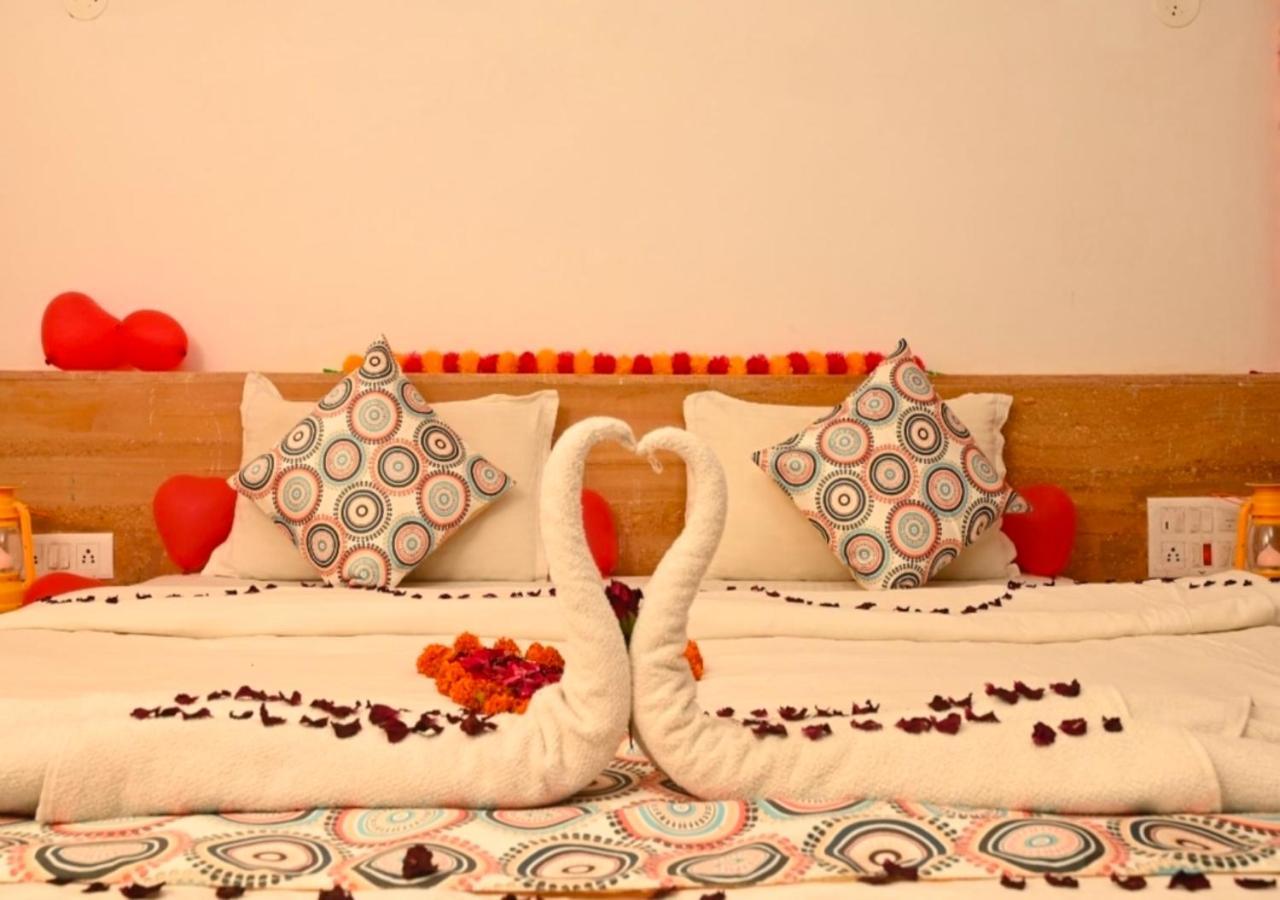 The Saffron Desert Camp Jaisalmer Buitenkant foto