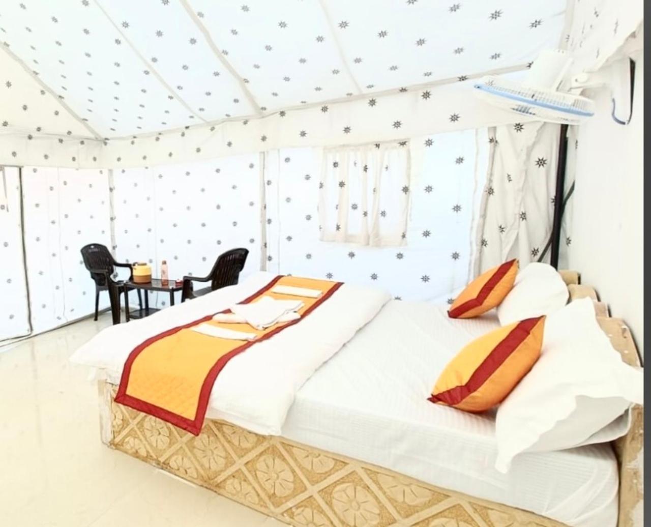 The Saffron Desert Camp Jaisalmer Buitenkant foto